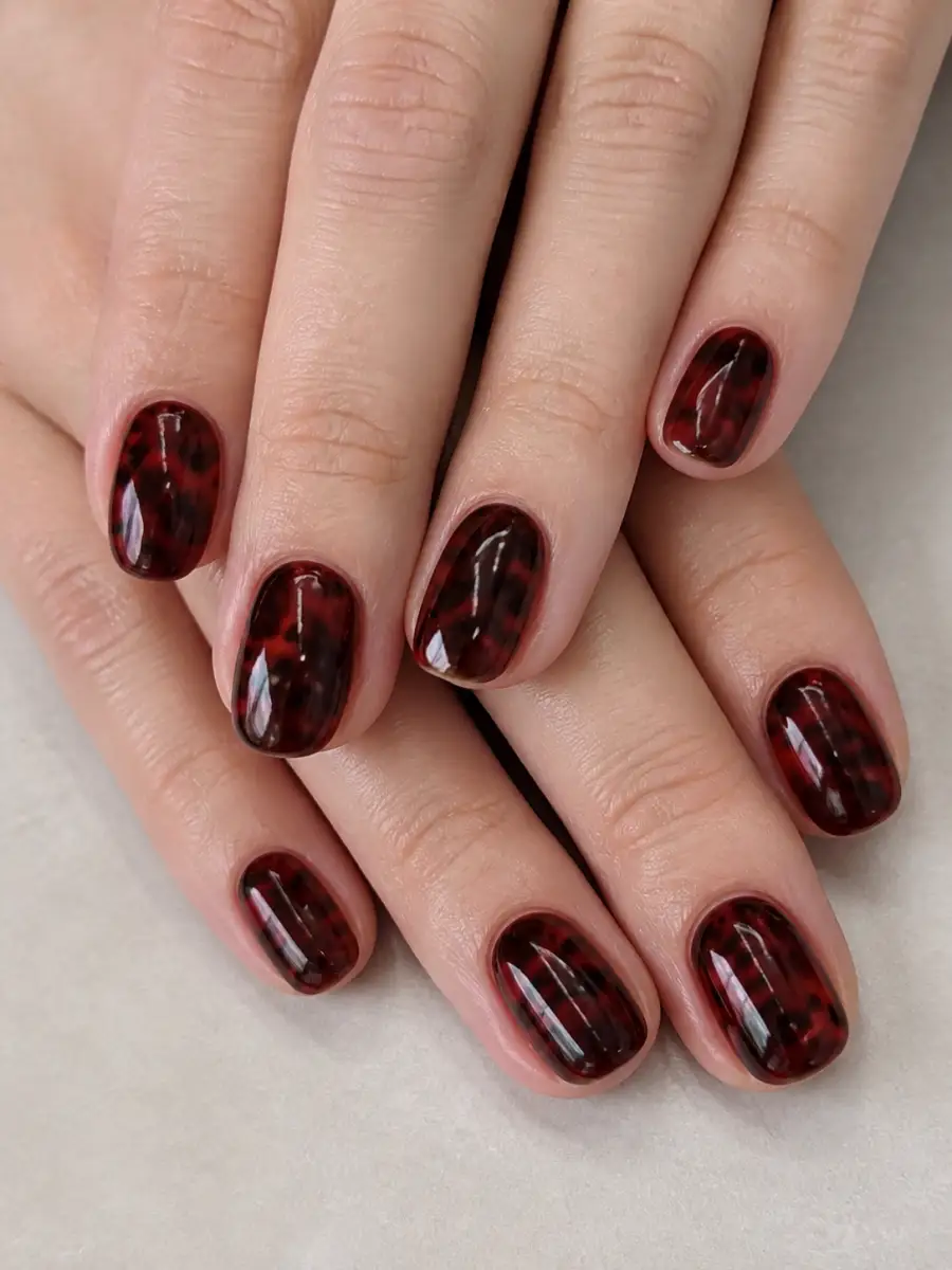 Burgundy Tortoiseshell Nails: burgundy, burgundy tortoiseshell